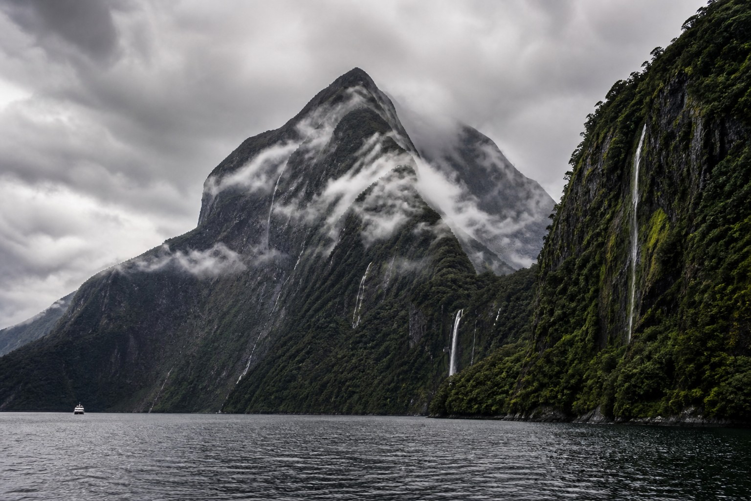 Milford Sound Piopiotahi nach Regen