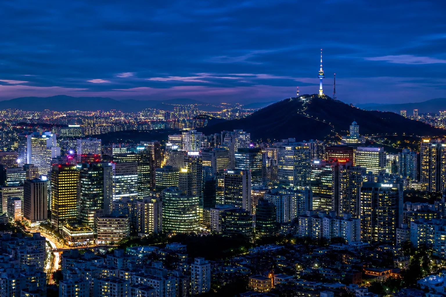 Seoul bei Nacht mit N Seoul Tower